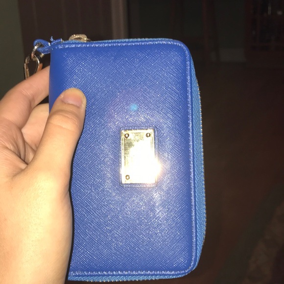 Blue wristlet - Picture 2 of 3